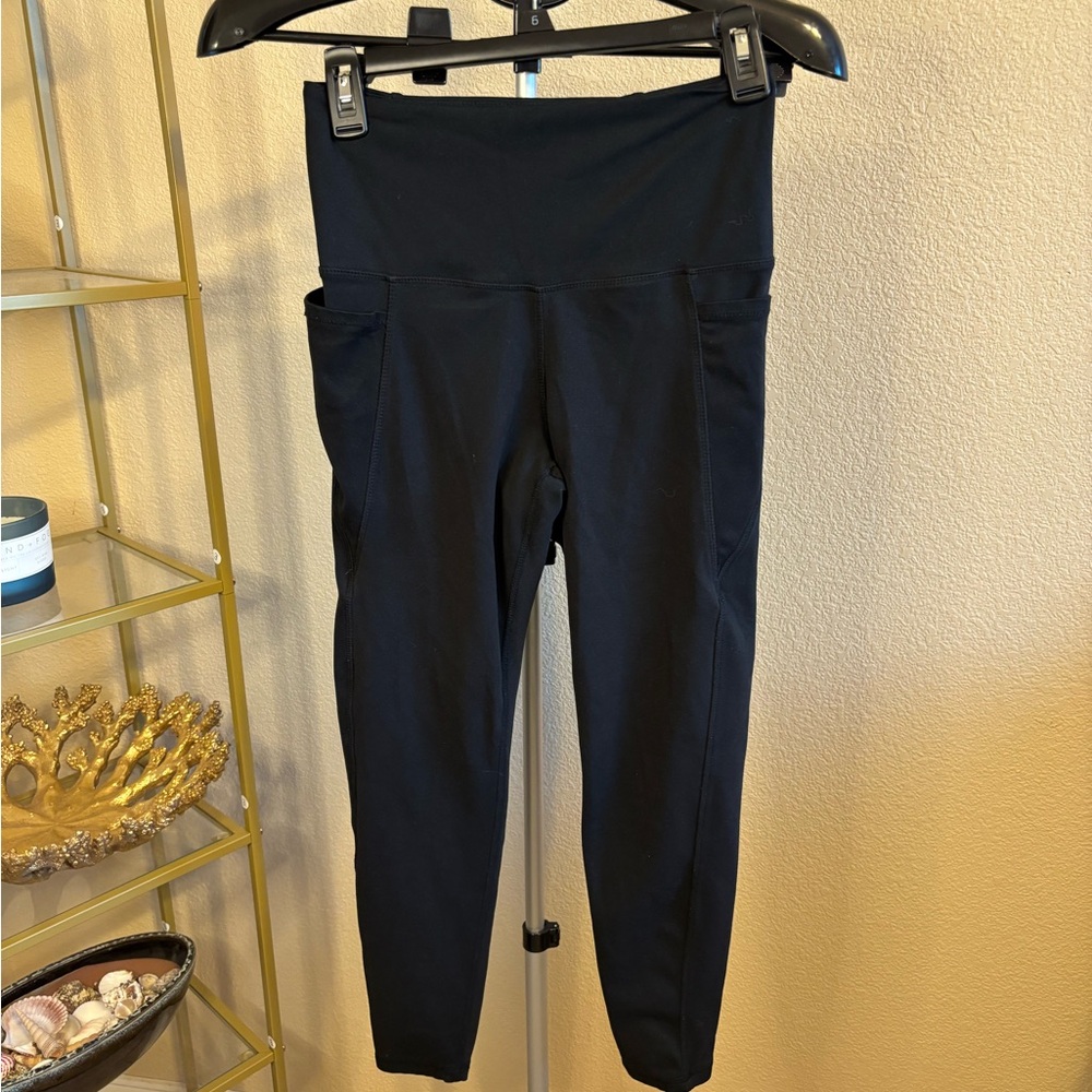 Danskin Black High Waisted Leggings w/‎ Side Pockets Size Medium